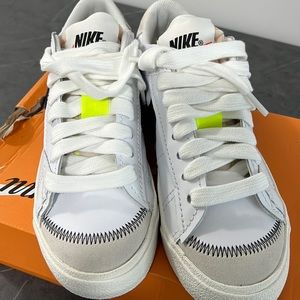 Men Blazer Low ‘77 Jumbo size 8.5 US Brand New!